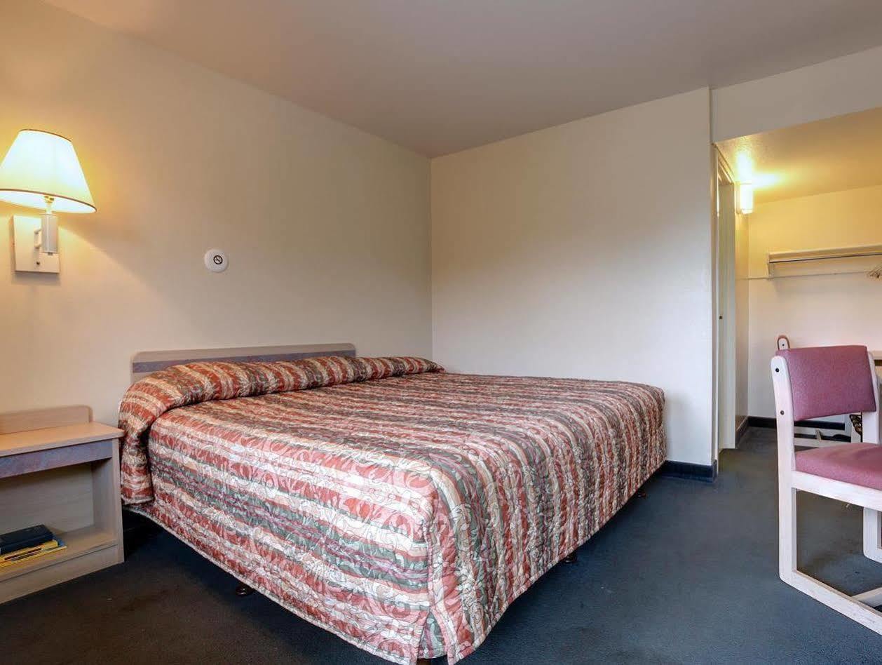 Americas Best Value Inn - Лейк-Сіті Екстер'єр фото